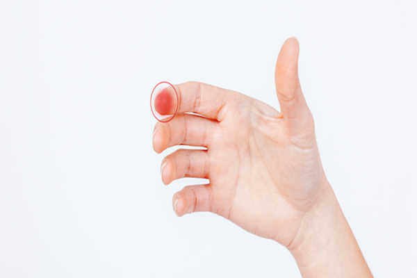 Sentir dor na ponta de um dedo, apenas em dias frios, parece um sintoma muito especifico, não? Mas saiba é uma condição possível. Sentir dor na ponta de um dedo, apenas em dias frios, parece um sintoma muito especifico, não? Mas saiba é uma condição possível.